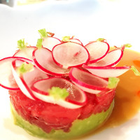Jean-Georges Tokyo - ・本マグロのタルタル アボカド ラディッシュ  ジンジャーマリナード