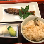 飛騨そば 小舟 - あまご甘露煮税込570円　と　山菜炊き込みごはん税込230円