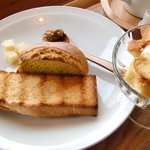 水辺のカフェ 三宅商店 酒津 - ＜冬＞自家製パンとバニラシフォン