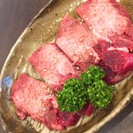 焼肉　まる - 厚切り塩タン