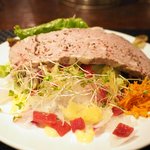 プールトワ - ランチコース 1820円 の田舎風パテとサラダ