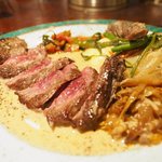 プールトワ - ランチコース 1820円 の希少部位、牛イチボ肉のステーキ