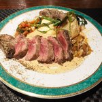プールトワ - ランチコース 1820円 の希少部位、牛イチボ肉のステーキ