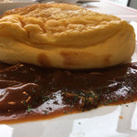 ラ・メール・プラール 横浜みなとみらい店 - 伝統のスフレオムレツ (牛肉とキノコのデミグラスソース)