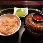 表参道うかい亭 - ガーリックライス＆漬物＆味噌汁