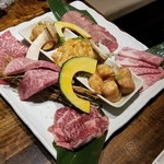 黒毛和牛×焼肉食べ放題 牛丸 - 