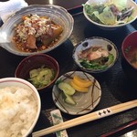 Shunsaishokudoumammaya - 日替わり定食
            
            南瓜と豚肉の韓国風煮込み
            ピリ辛とネギごま油の風味で食欲が進みます！
            
            ゴーヤは苦手ですが、苦味が健康にしてくれると信じて食べました（笑）
            おいしく頂きました (*´ڡ`●)
