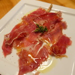 BAR ピッコロ ドゥエ - パルマ産切り立て生ハム