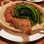 TROIS-rojiura - 豚ほほ肉と黒トランペット茸の白ワイン煮