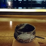 坐忘林 - 食後のデザートは 場所を変えて バーカウンターで 〜〜
      選んだ紅茶