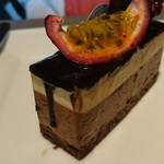 PATISSERIE ASAKO IWAYANAGI - クレームショコラキャラメルケーキ