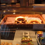 LE CROBAG - 上段がプレッツェル