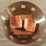 Giglio - パスタ+前菜 1365円 の自家製パン