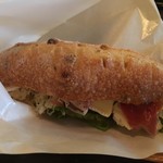 Bar Chelsea - フランス産生ハムとブリーチーズのサンドイッチ
