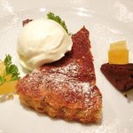 Giglio - パスタ+前菜+デザート 1680円 のクルミ入りパイ、ガトーショコラ、リコッタチーズのアイス