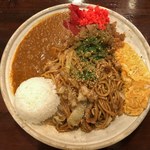 Teppan ba hachi - 「名物カレーのっけ焼きそば」850円+「たまご焼」50円