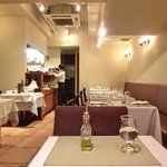 Giglio - 店内のテーブル席の風景です