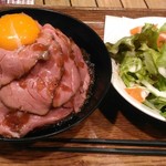 Rosutobifuhoshi - 特盛りローストビーフ丼のサラダセット。