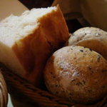 ラ・ベットラ・ダ・オチアイ - フォカッチャ＆ごまのパン