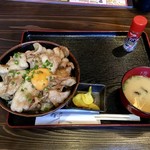 しちりん酒場 トントコトン - 料理写真:黒豚スタミナ丼