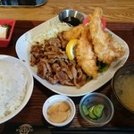 フルカワ食堂2 - ハーフ＆ハーフ定食 972円(税込)