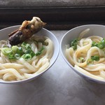手打うどん たむら - 今回も「かけ＆昆布天」と「醤油」の２ドンブリ