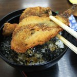 味処ドライブイン 灯台荘 - はたあげリフトー(鰰上げ)