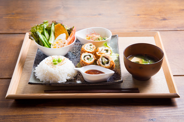 湯の川カフェ ななほし 荘原 カフェ 食べログ