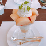 千疋屋フルーツパーラー - ピーチパフェ