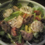 ワインと料理 Soleil　 - サラダ、ほたてとかものあぶり乗せ