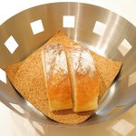 Giglio - パスタ+前菜+デザート 1900円 の自家製パン