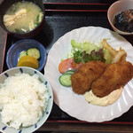 Asahiya Shiyokudou - 魚フライ定食。白身魚で上品なお味です。