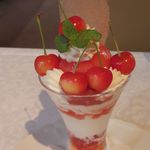 資生堂パーラー - 山形県 岡田果樹園産 佐藤錦のパフェ