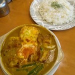 ジャガ芋チキンスリランカカリーのご飯大盛り