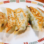 居酒屋 よってって - 手作りギョーザ 300円。これは普通。