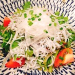 くげ庵 - 腰越釜揚げしらすと地野菜のサラダ 780円