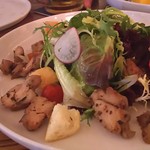 J.Sparrow's Bar & Grill - 1708_J.Sparrow's Bar & Grill_GRILLED CAJUN CHICKEN SALAD＠80,000Rp 