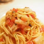 Giglio - パスタ+前菜+ドルチェ 1900円 の北海道産 帆立貝柱とアンチョビ、ケッパー、山形産 フレッシュトマトのブッタネスカ風 冷製プーリア産スパゲッティ