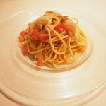 Giglio - パスタ+前菜+ドルチェ 1900円 の北海道産 帆立貝柱とアンチョビ、ケッパー、山形産 フレッシュトマトのブッタネスカ風 冷製プーリア産スパゲッティ