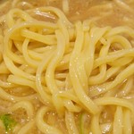中川家 - 麺はツルツルした平打ち。