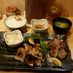 食彩一番 - 【ランチ】豚肩ロースと若鶏もも肉の網焼き：850円