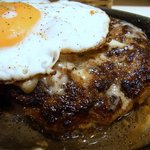 ワインちゃん 瓦・町・路・地 - 少し、目玉焼きをずらしてみました。 出てきましたよ～。