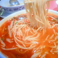 横浜中華街 重慶飯店 本館 - 坦々麺の麺は細麺ストレート
