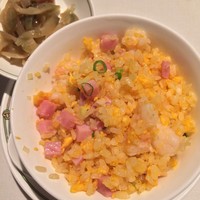 中国飯店 富麗華 - 干し貝柱と海老のチャーハン
