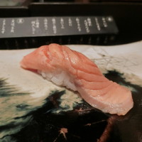おたる政寿司 銀座 - 「炙りサーモン」760円