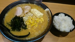 Ramen Daruma Ya - 味噌バターとライス