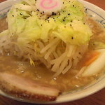 己勝軒満帆 - ごじ麺　もやしの盛りが甘い。　麺がうどんみたいでした。