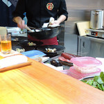 明道町中国菜 一星 - 食事の間にシェフの調理を見ることができるのも面白い！