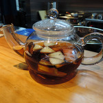 明道町中国菜 一星 - フルーツティー　今回のフルーツティーの中にはスターフルーツが入っていました