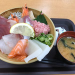 魚太郎亭 - 本日の海鮮丼¥1380だがね〜♫❗️